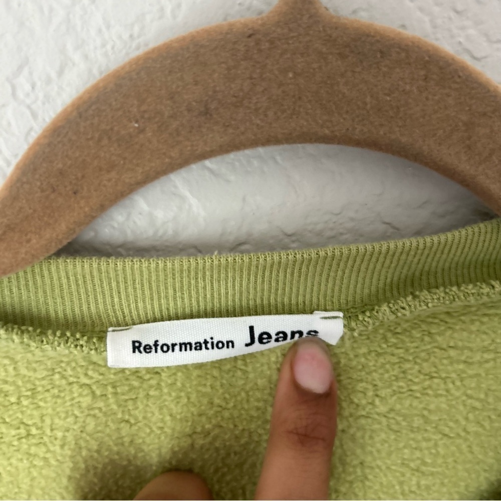 Reformation Hunter Crop Sweatshirt in Bright Green⭐️ - Picture 3 of 5